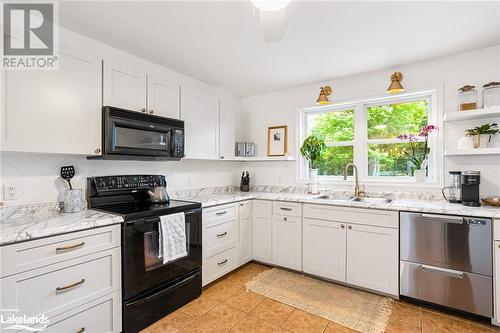 47 Farmcrest Avenue, Haliburton, ON - Indoor Photo Showing Kitchen