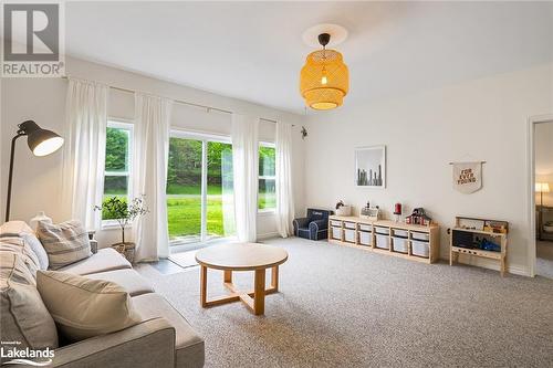 47 Farmcrest Avenue, Haliburton, ON - Indoor Photo Showing Living Room