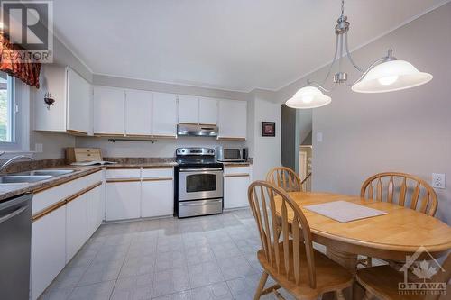 Kitchen - 19 Wedgewood Crescent, Ottawa, ON - Indoor