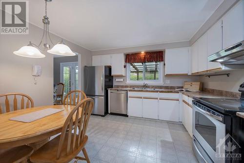 Kitchen - 19 Wedgewood Crescent, Ottawa, ON - Indoor