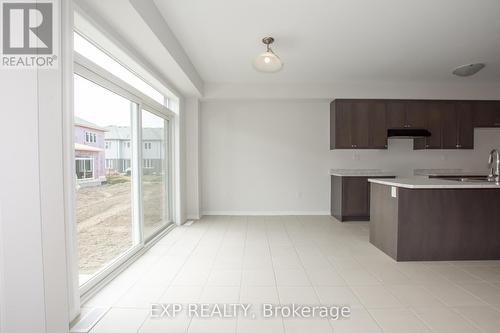 20 Armes Street, Hamilton (Binbrook), ON - Indoor Photo Showing Kitchen