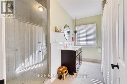 316 Barton Street, Hamilton, ON - Indoor Photo Showing Bathroom