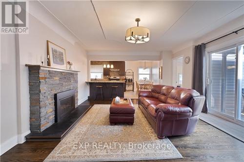 316 Barton Street, Hamilton, ON - Indoor Photo Showing Living Room With Fireplace