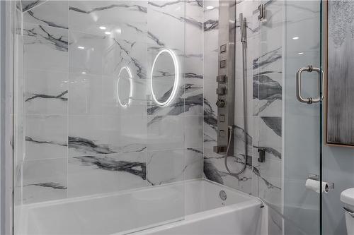 45 Tragina Avenue N, Hamilton, ON - Indoor Photo Showing Bathroom