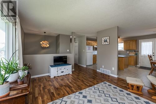 1782 N Blackburn Road, Prince George, BC - Indoor Photo Showing Living Room