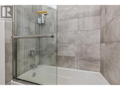 1672 Tower Ranch Drive, Kelowna, BC - Indoor Photo Showing Bathroom