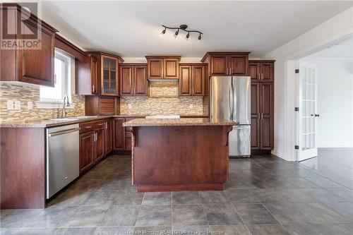 23 Deerfield Dr, Moncton, NB - Indoor Photo Showing Kitchen With Stainless Steel Kitchen With Upgraded Kitchen