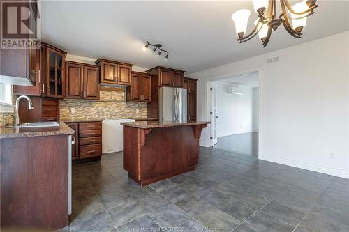 23 Deerfield Dr, Moncton, NB - Indoor Photo Showing Kitchen