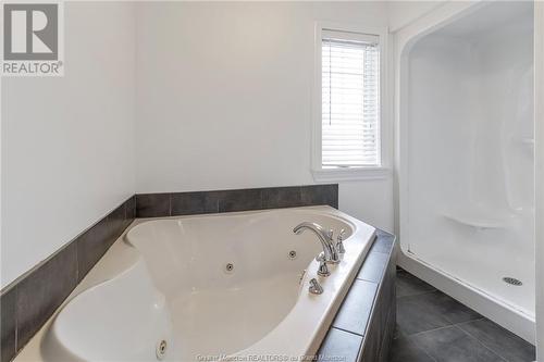 23 Deerfield Dr, Moncton, NB - Indoor Photo Showing Bathroom