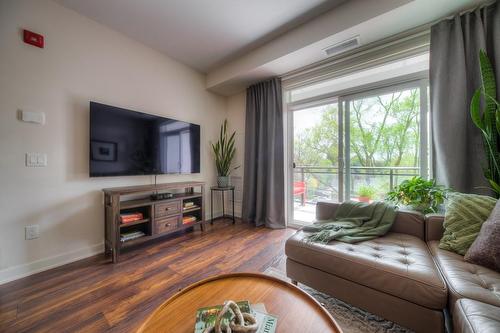 320 Plains Road E|Unit #408, Burlington, ON - Indoor Photo Showing Living Room