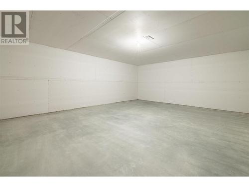 595 Vineyard Way N Unit# 11, Vernon, BC - Indoor Photo Showing Bedroom