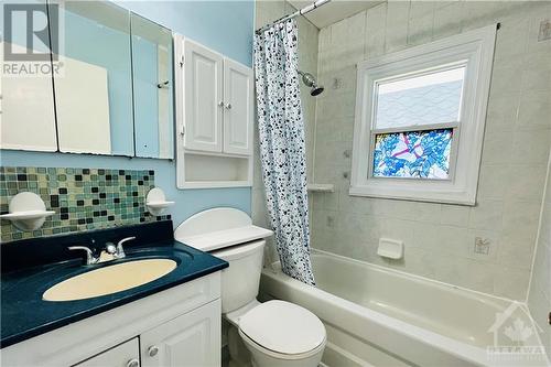 1217 Foxbar Avenue, Ottawa, ON - Indoor Photo Showing Bathroom