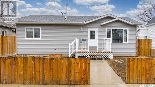 609 Ominica Street E, Moose Jaw, SK - Outdoor