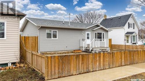 609 Ominica Street E, Moose Jaw, SK - Outdoor