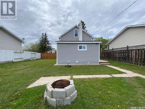 1328 North Railway Street E, Swift Current, SK - Outdoor