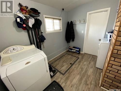 1328 North Railway Street E, Swift Current, SK - Indoor Photo Showing Laundry Room