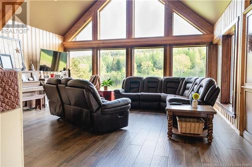 32 Bellefleur Street, Saint-Jacques, NB - Indoor Photo Showing Living Room