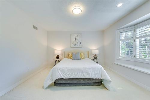 341 Acacia Court, Oakville, ON - Indoor Photo Showing Bedroom