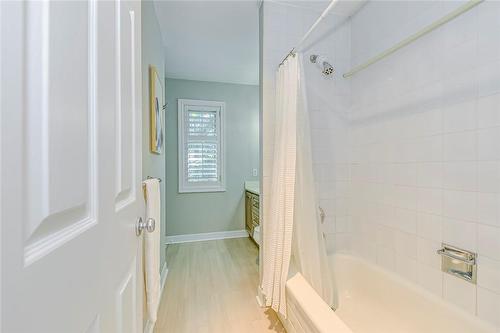 341 Acacia Court, Oakville, ON - Indoor Photo Showing Bathroom