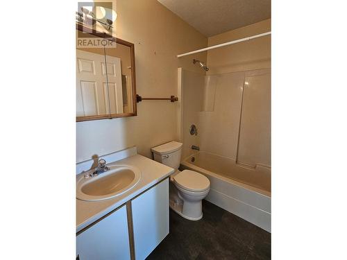 67 8Th Avenue, Burns Lake, BC - Indoor Photo Showing Bathroom