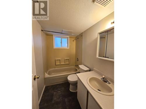 67 8Th Avenue, Burns Lake, BC - Indoor Photo Showing Bathroom