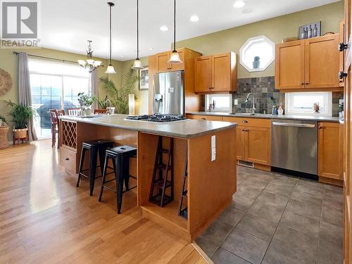 128 375 Mandarino Place, Williams Lake, BC - Indoor Photo Showing Kitchen