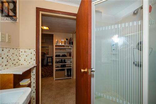 1342 8Th Avenue W, Owen Sound, ON - Indoor Photo Showing Bathroom