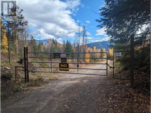 Entrance gate always locked for privacy - 6 Eagle Ridge Road, Lumby, BC 