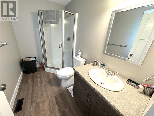 6862 Madrid Way, Kelowna, BC - Indoor Photo Showing Bathroom