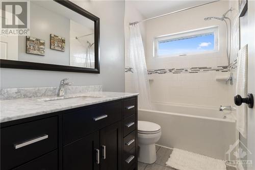 86 Tower Road, Ottawa, ON - Indoor Photo Showing Bathroom