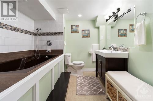 86 Tower Road, Ottawa, ON - Indoor Photo Showing Bathroom