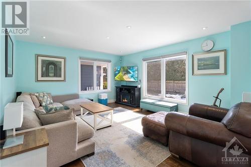 86 Tower Road, Ottawa, ON - Indoor Photo Showing Living Room With Fireplace