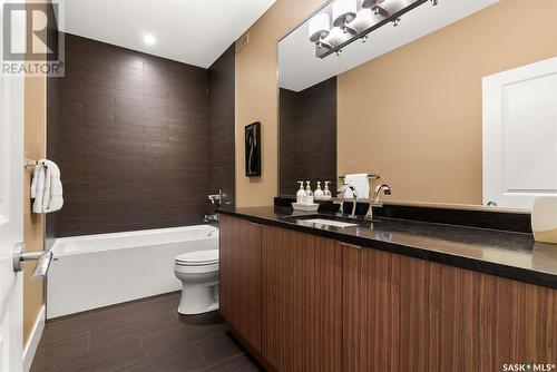 6106 Wascana Court, Regina, SK - Indoor Photo Showing Bathroom