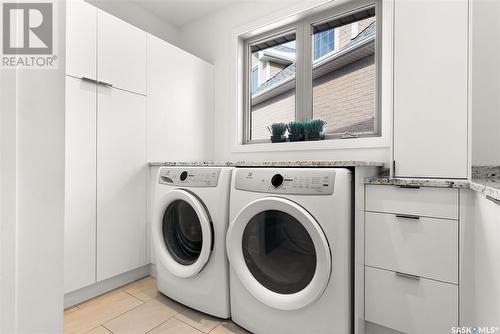 6106 Wascana Court, Regina, SK - Indoor Photo Showing Laundry Room