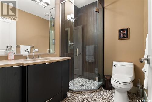 6106 Wascana Court, Regina, SK - Indoor Photo Showing Bathroom