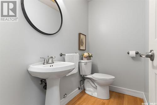 2030 Braun Bay E, Regina, SK - Indoor Photo Showing Bathroom