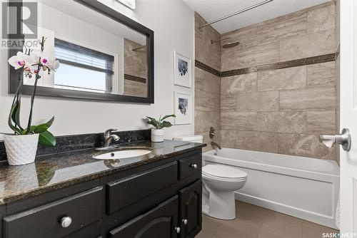 2030 Braun Bay E, Regina, SK - Indoor Photo Showing Bathroom