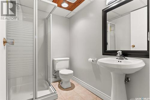 2030 Braun Bay E, Regina, SK - Indoor Photo Showing Bathroom