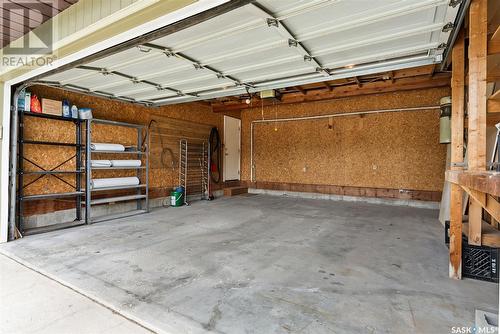 2030 Braun Bay E, Regina, SK - Indoor Photo Showing Garage