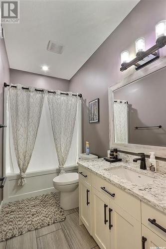 2580 Woodbridge Drive, Prince Albert, SK - Indoor Photo Showing Bathroom