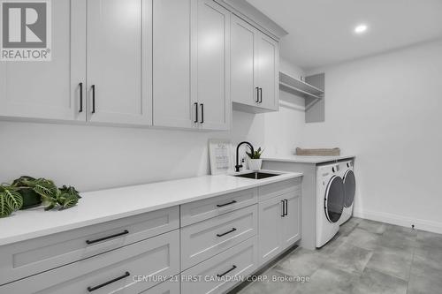 28 Greenbrier Ridge, Thames Centre (Dorchester), ON - Indoor Photo Showing Laundry Room