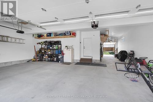 28 Greenbrier Ridge, Thames Centre (Dorchester), ON - Indoor Photo Showing Garage