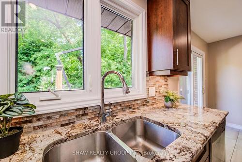 44 Ridgewood Crescent, Cambridge, ON - Indoor Photo Showing Kitchen With Double Sink