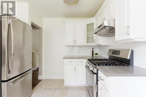 1372 Glenora Drive, London, ON - Indoor Photo Showing Kitchen