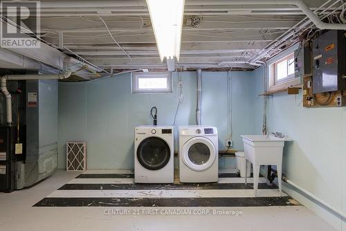 1372 Glenora Drive, London, ON - Indoor Photo Showing Laundry Room