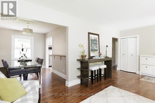 1372 Glenora Drive, London, ON - Indoor Photo Showing Dining Room