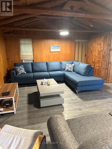 85 Simpson Avenue, Northern Bruce Peninsula, ON - Indoor Photo Showing Living Room