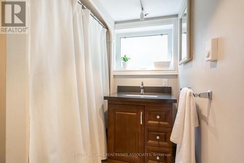 2380 Stillmeadow Road, Mississauga, ON - Indoor Photo Showing Bathroom