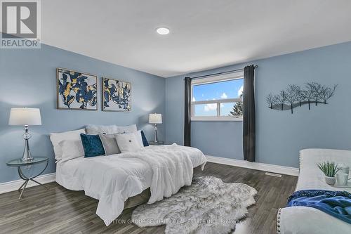 102 Paradelle Crescent, Toronto, ON - Indoor Photo Showing Bedroom