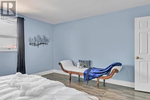 102 Paradelle Crescent, Toronto, ON - Indoor Photo Showing Bedroom